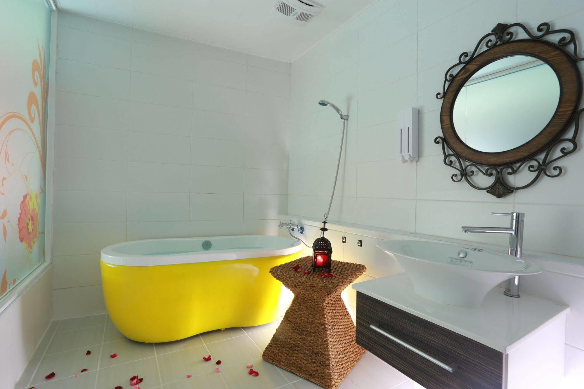 Ocean Sky Homestay Toucheng Exterior foto